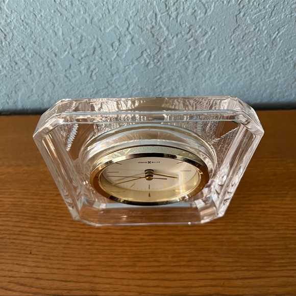 Vintage Howard Miller Crystal Clock - Picture 4 of 10